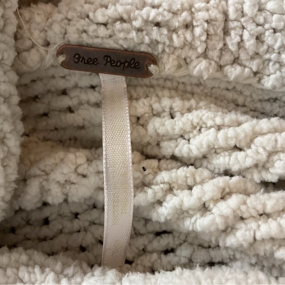 Free People Be Yours Pullover Sweater Vanilla Bean Small EUC - Picture 10 of 10